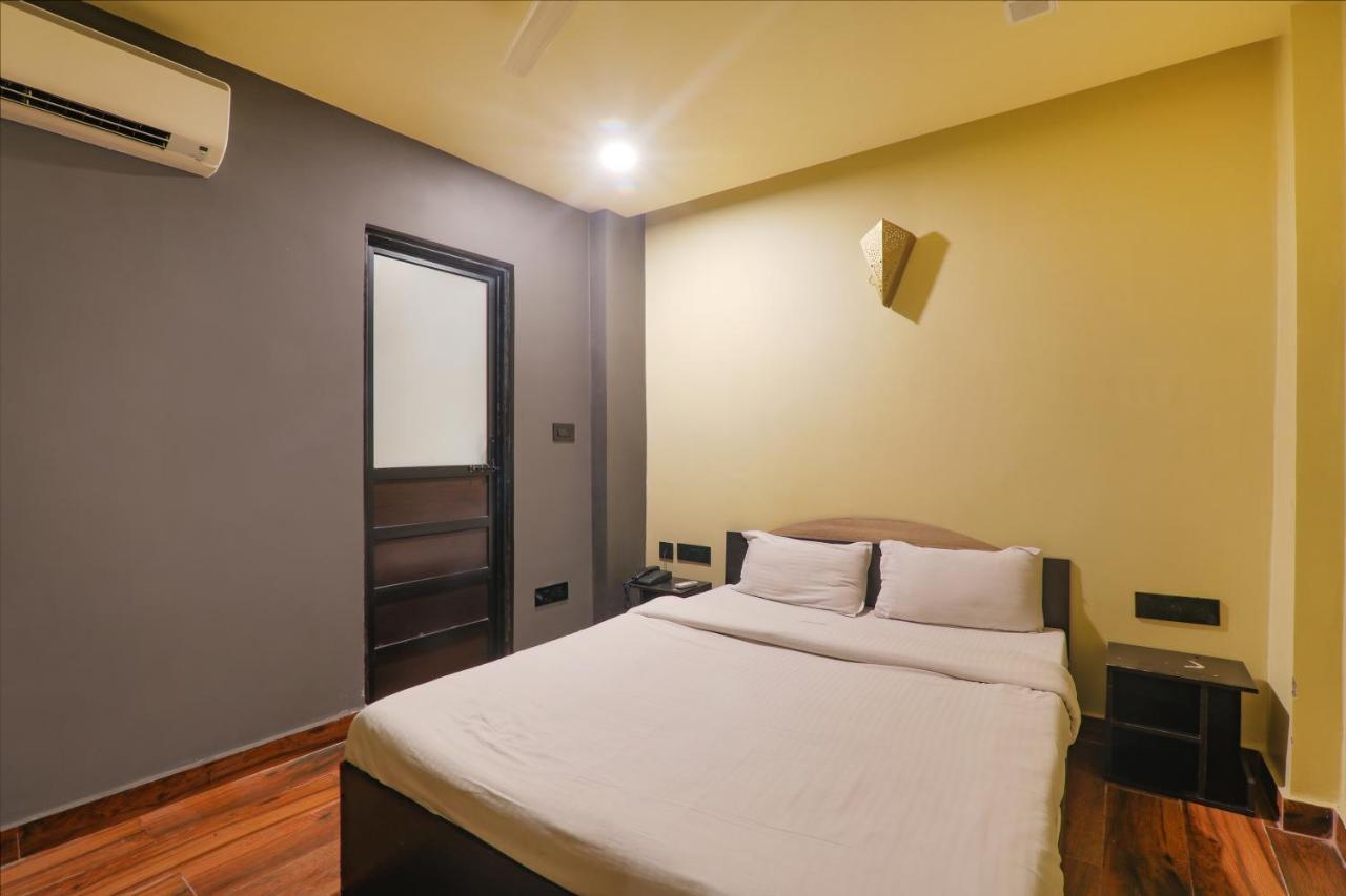 Fabexpress Lemon Grass Hotel Benares Buitenkant foto