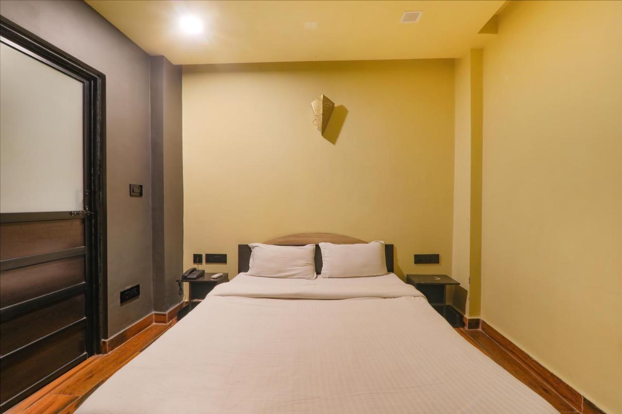 Fabexpress Lemon Grass Hotel Benares Buitenkant foto